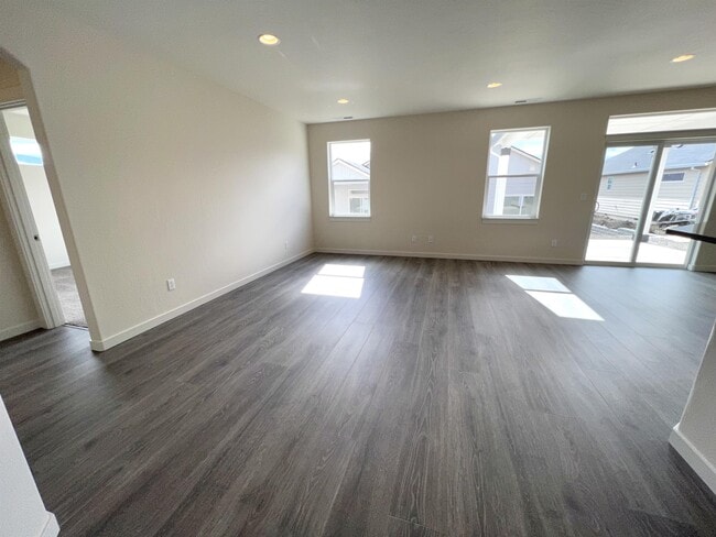 Building Photo - 1650 Dragon Tail Pl