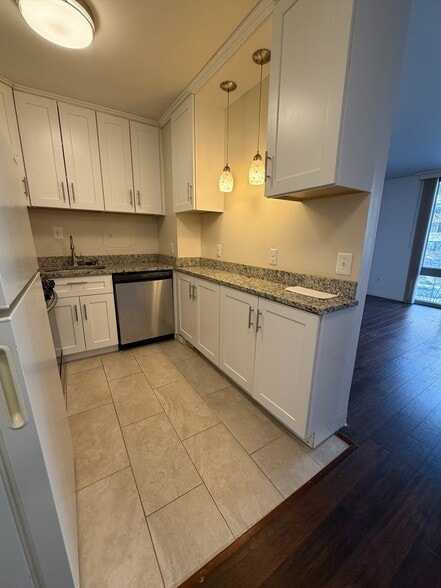 Kitchen P1 - 950 25th St NW
