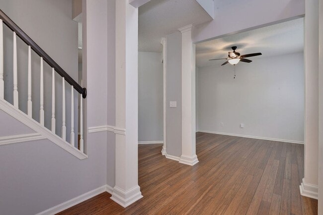 Building Photo - Spacious Home on Wooded Lot!