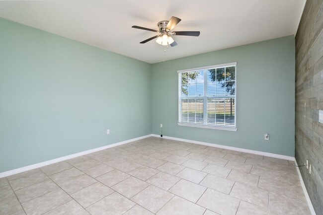 Building Photo - Beautiful 4/2.5 Townhome For Rent in Harmony