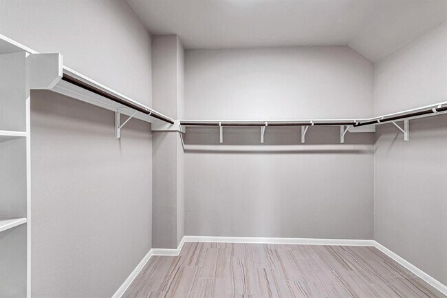 Building Photo - 2410 Blazing Star Dr