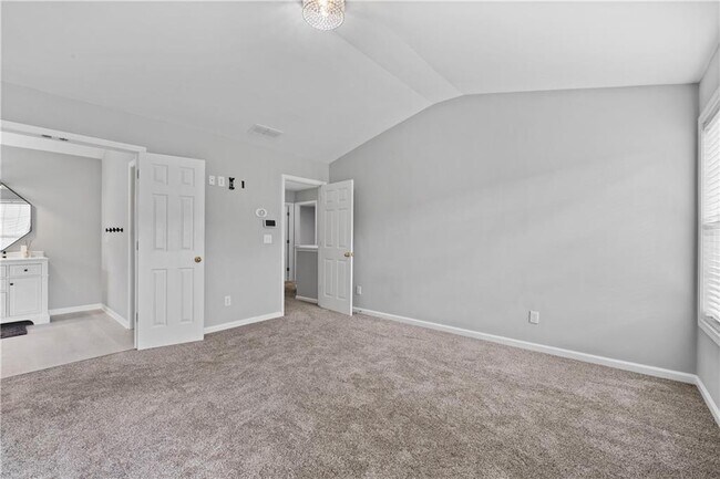 Building Photo - 4419 Silver Ridge Way SW