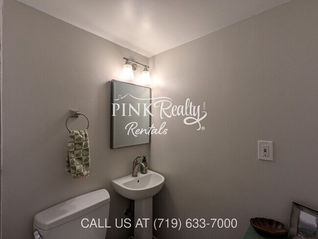 Building Photo - 3230 Breckenridge Dr W