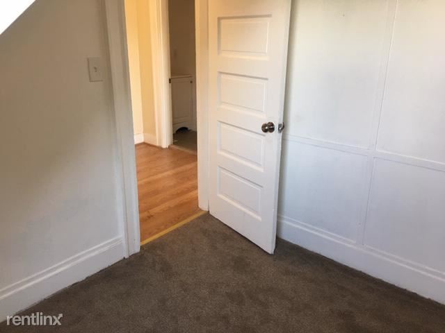 Building Photo - 3804 W Rogers Ave