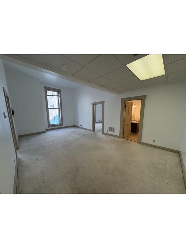 Building Photo - 6th Street Apartments