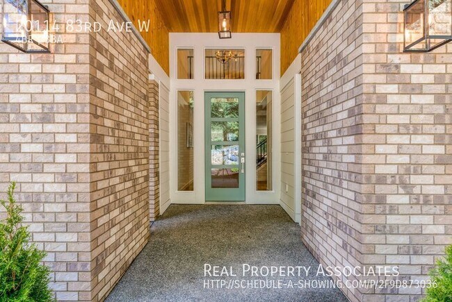 Building Photo - Edmonds Home