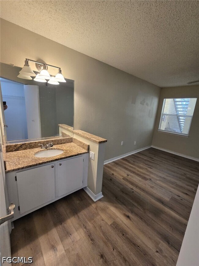 Building Photo - 12730 Equestrian Cir