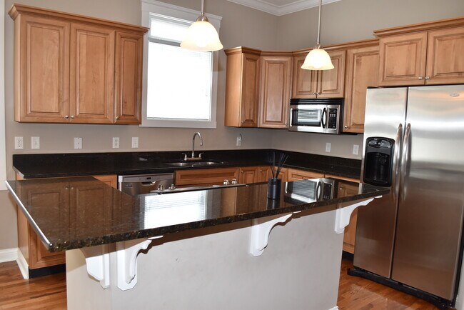 Building Photo - 2105 Herrick Ave