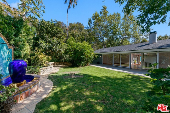 Building Photo - 6328 Frondosa Dr