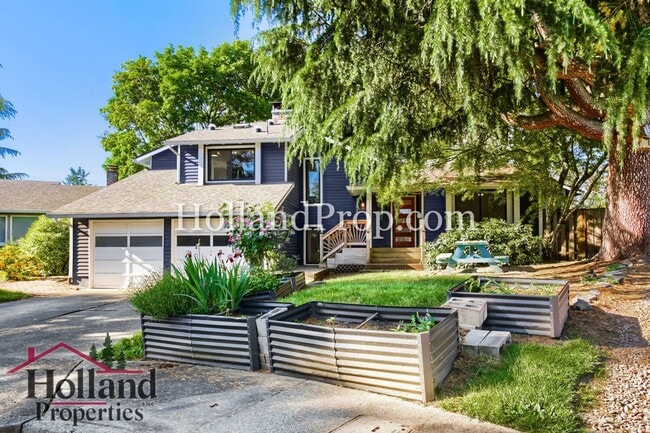 Building Photo - 3 Bedroom home in Aloha