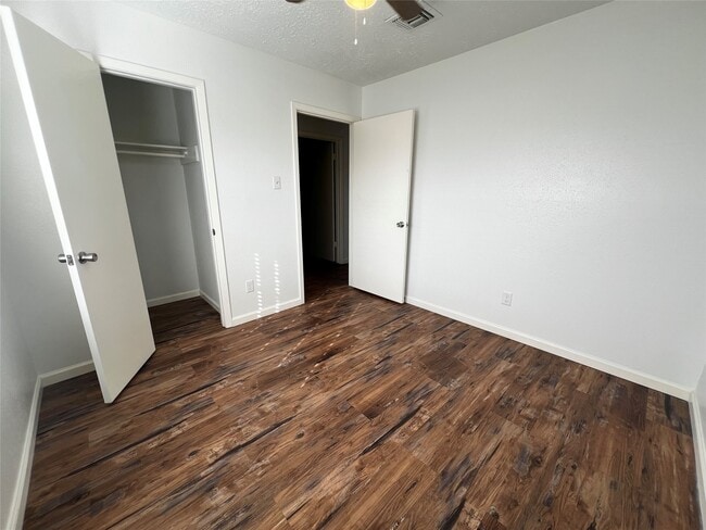 Building Photo - 7019 Haven Creek Dr