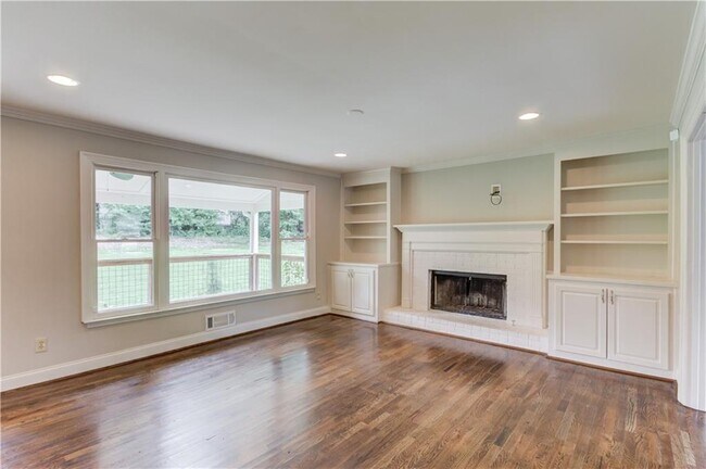 Building Photo - 153 Lantern Ridge Ct