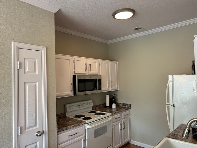Building Photo - Great Condo in S/E Fort Collins