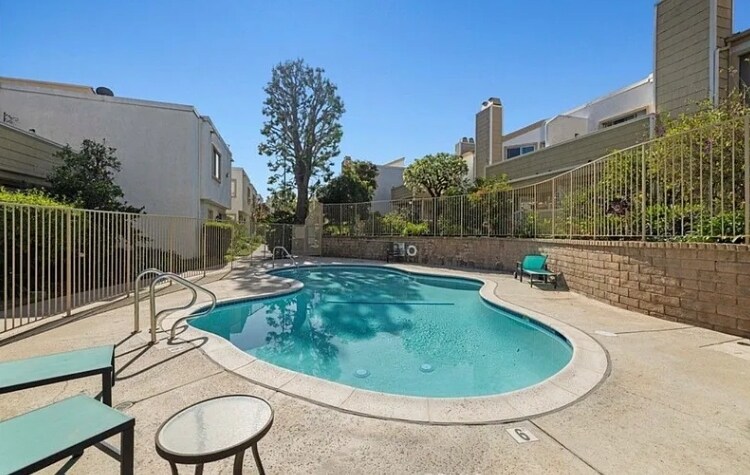 Building Photo - 18408 Hatteras St