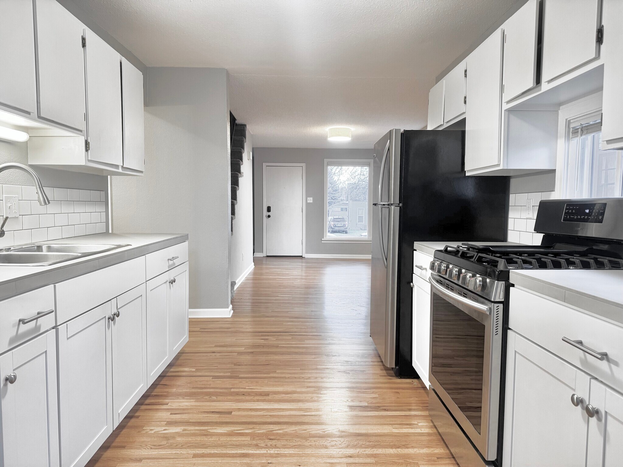 Building Photo - 2124 W College Ave