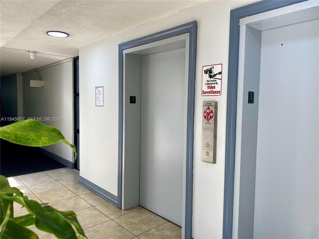 Building Photo - 17011 N Bay Rd