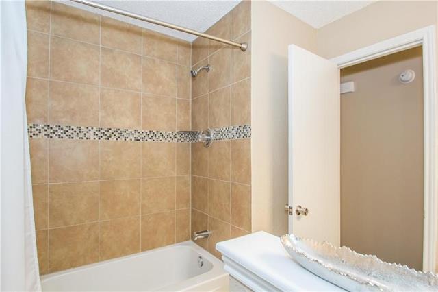 Building Photo - 2405 Cranberry Ln