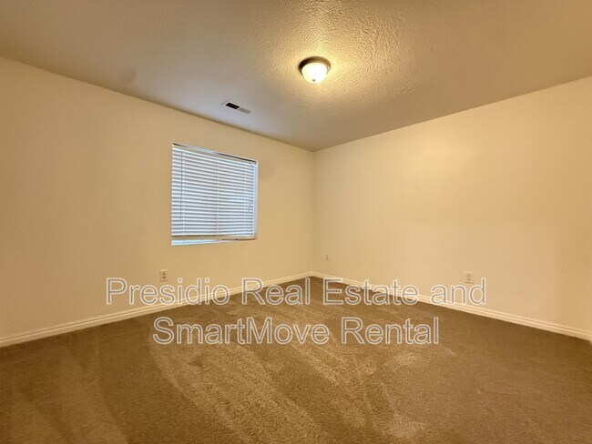 Building Photo - 6248 S High Bluff Dr