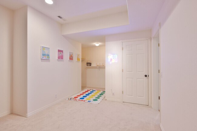 Building Photo - PRICE REDUCTION 5 Bedroom Home in the Sought-After Hillshire Estates of Bull Mountain