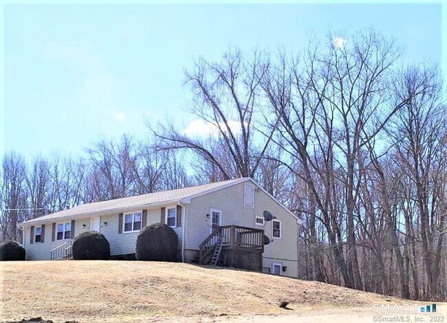 Building Photo - 8 White Oak Rd