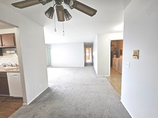 Building Photo - 573 Greystone Ln