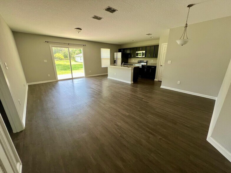 Dinning & Living Room Areas - 8514 Peach St