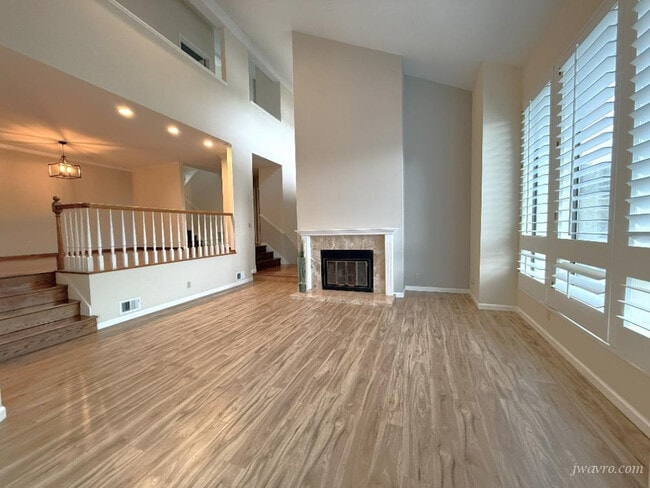 Building Photo - 165 Tiptoe Ln