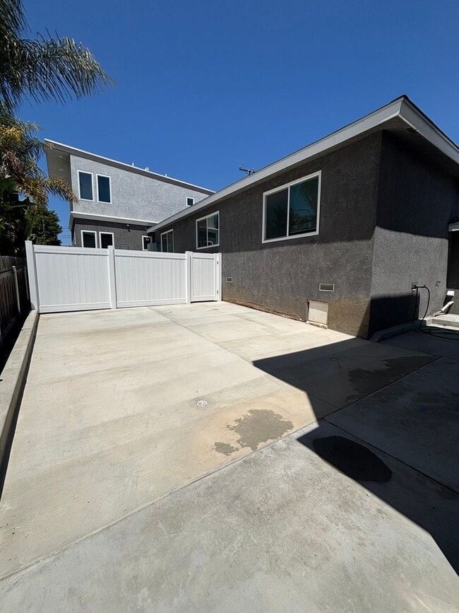 Building Photo - 3 bed 3 bath Home for Rent in San Diego WA...
