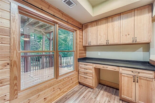 Building Photo - 5155 Courton St