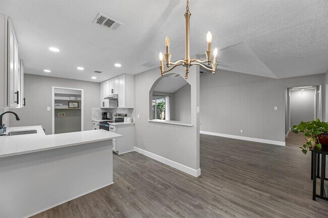 Building Photo - 13607 Salisbury Dr