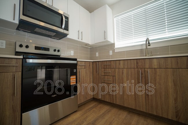 Building Photo - 4633 N Iota Ln