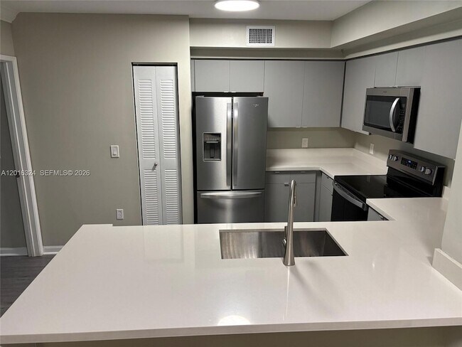 Building Photo - 1900 Van Buren St