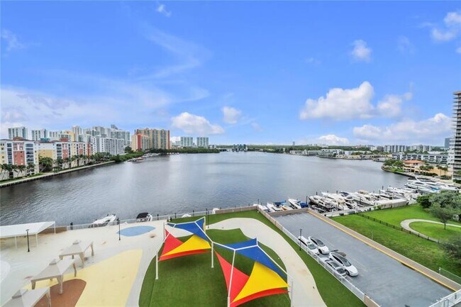 Building Photo - 250 174th St