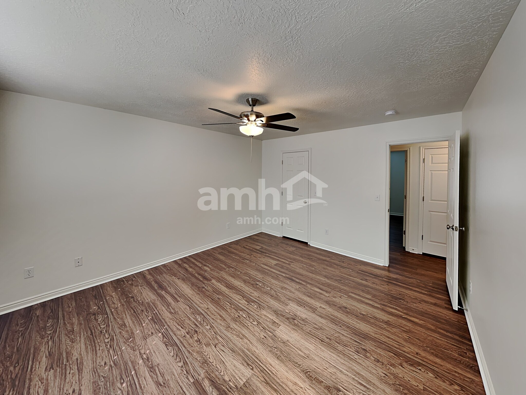 Building Photo - 468 E 1480 N