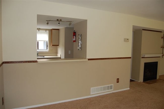 Building Photo - 200 Briarcrest Dr