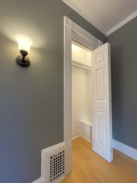 Primary Closet - 533 W Water St