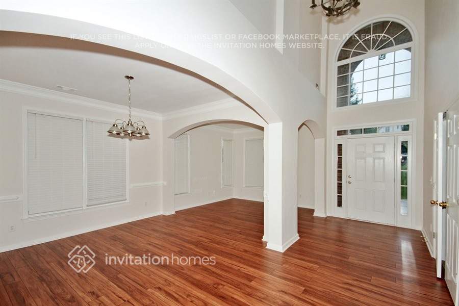 Building Photo - 4043 Ashland Cir