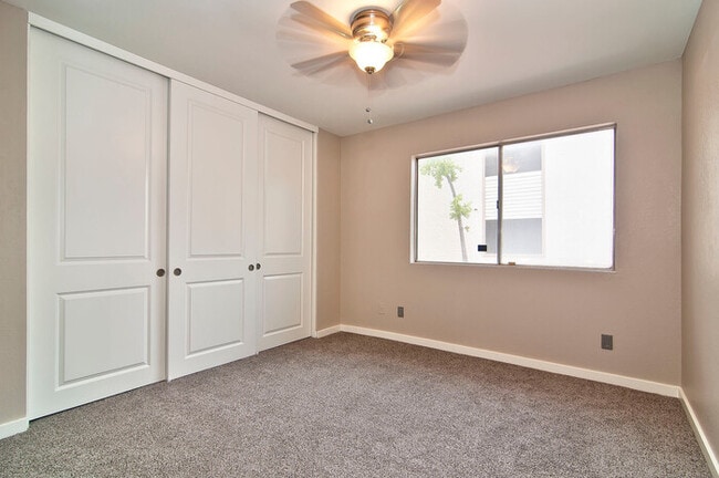 Building Photo - 616 S Hardy Dr