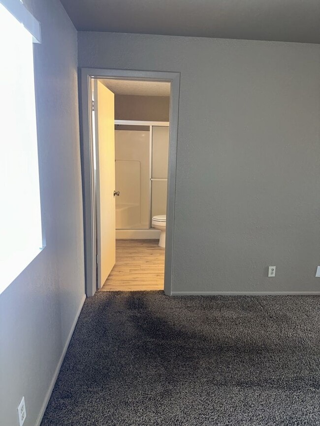 Building Photo - Unfurnished Full Time Home