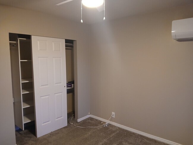 Building Photo - 571 E 5400 S
