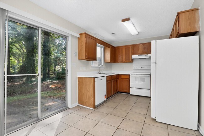 Building Photo - 7116 Markway Dr