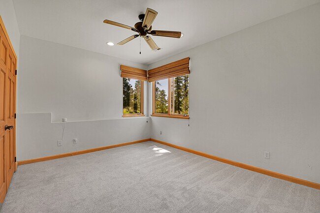 Building Photo - 33628 Berg Ln