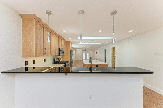 Building Photo - 2110 Hawthorne St