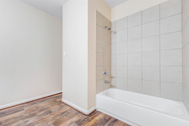 Building Photo - 8605 Beviamo St