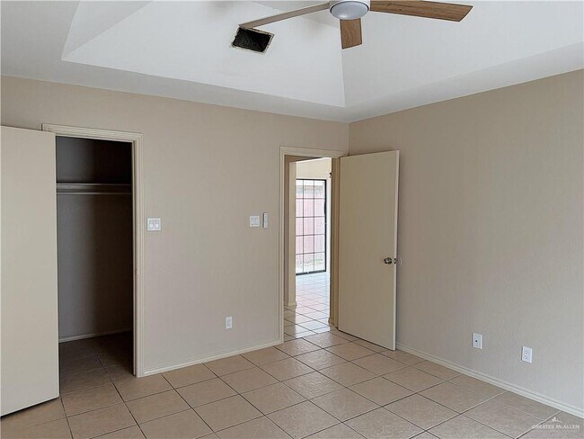 Building Photo - 716 Mynah Ave