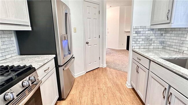 Building Photo - 6243 Shoreview Cir