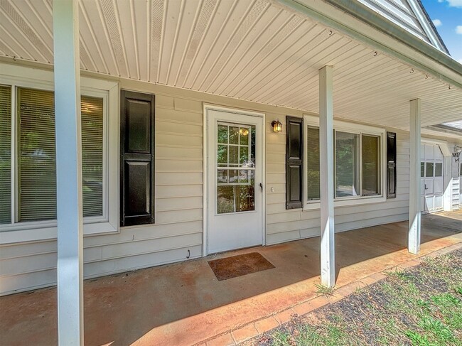 Building Photo - 1497 Chaseway Cir