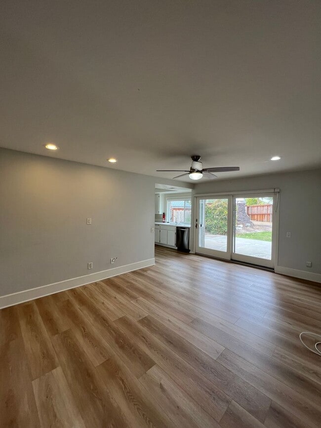 Building Photo - Beautiful Single Story Family Home