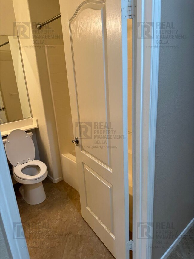 Building Photo - 756 Conlon Dr