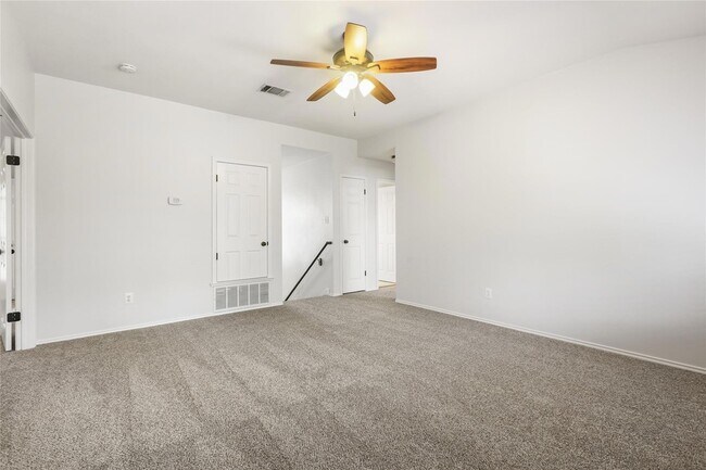 Building Photo - 2604 Stenson Dr
